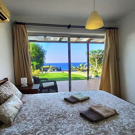 Boutique Seafront Apartment Agios Amvrosios  Экстерьер фото